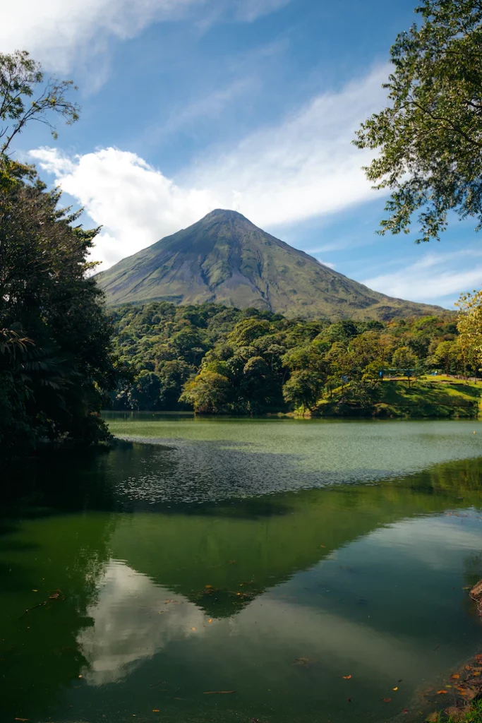 Arenal volcano Costa Rica trails